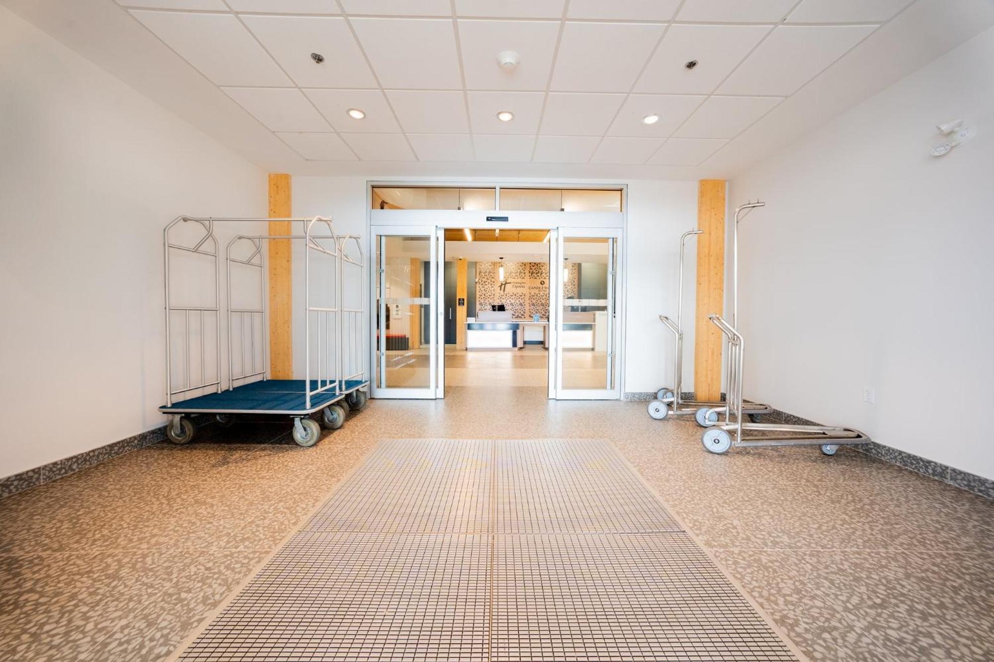Holiday Inn Express & Suites - Trois Rivieres Ouest By Ihg Екстериор снимка